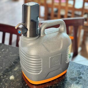 Adaptador com rosca e bomba para garrafa Termolar